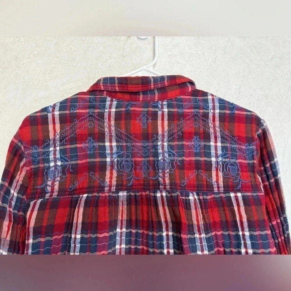 FREE PEOPLE Women’s Red Blue Plaid Embroidered HiLow Button Down Top Shirt Small - Picture 5 of 10